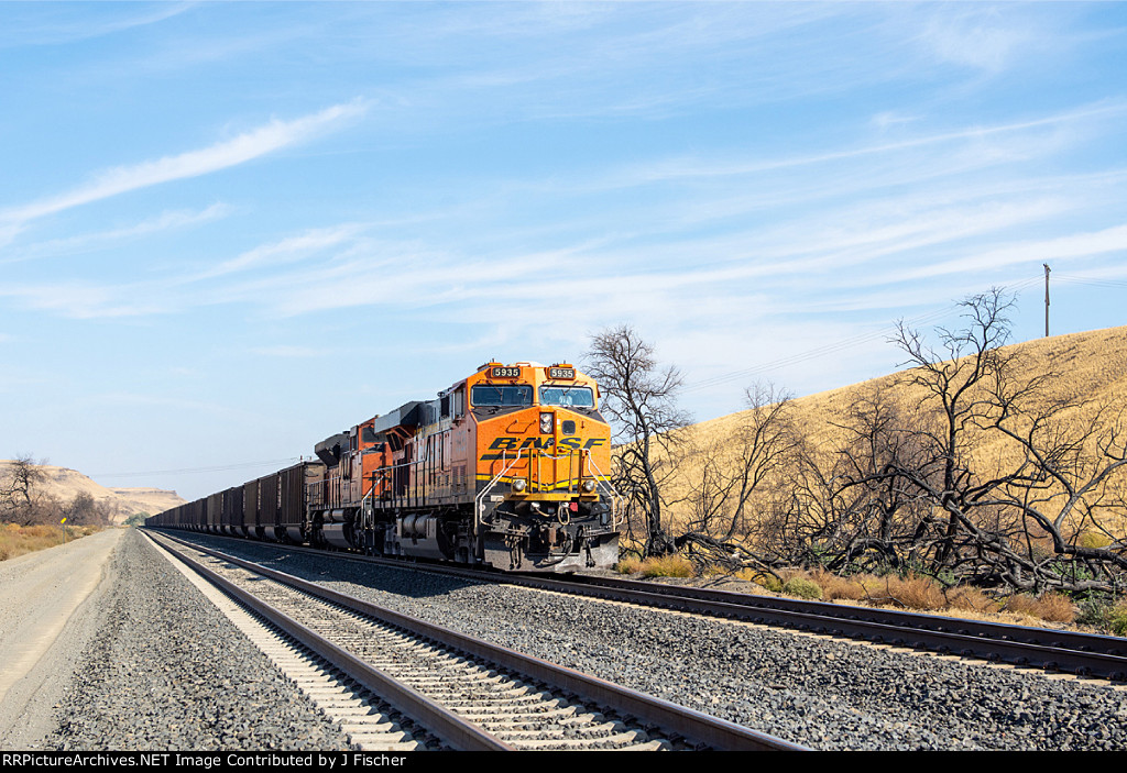 BNSF 5935